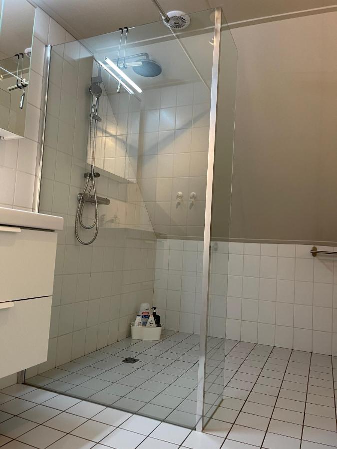 Karibu Het Voorhuis 2 Tot 6 Persoons Luxe Slaapkamers Met Een Mooie Woonkeuken Daarle Exteriör bild