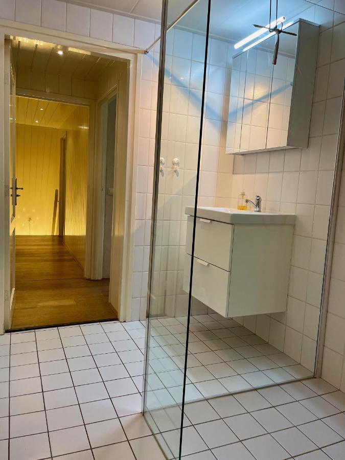 Karibu Het Voorhuis 2 Tot 6 Persoons Luxe Slaapkamers Met Een Mooie Woonkeuken Daarle Exteriör bild